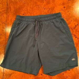 Alo Yoga 5” Revival 2-in-1 Short